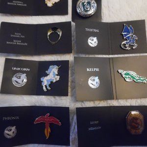 HARRY POTTER COLLECTABLE PINS NEW (8)